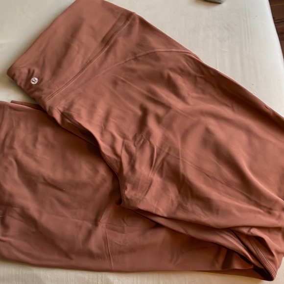 šLululemon groove super high rise flared pant NULU, roasted brown, 14 - Picture 2 of 4